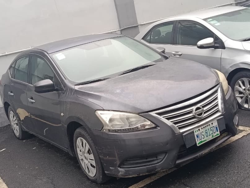 2016 Nissan Sentra — MUS 815 DW